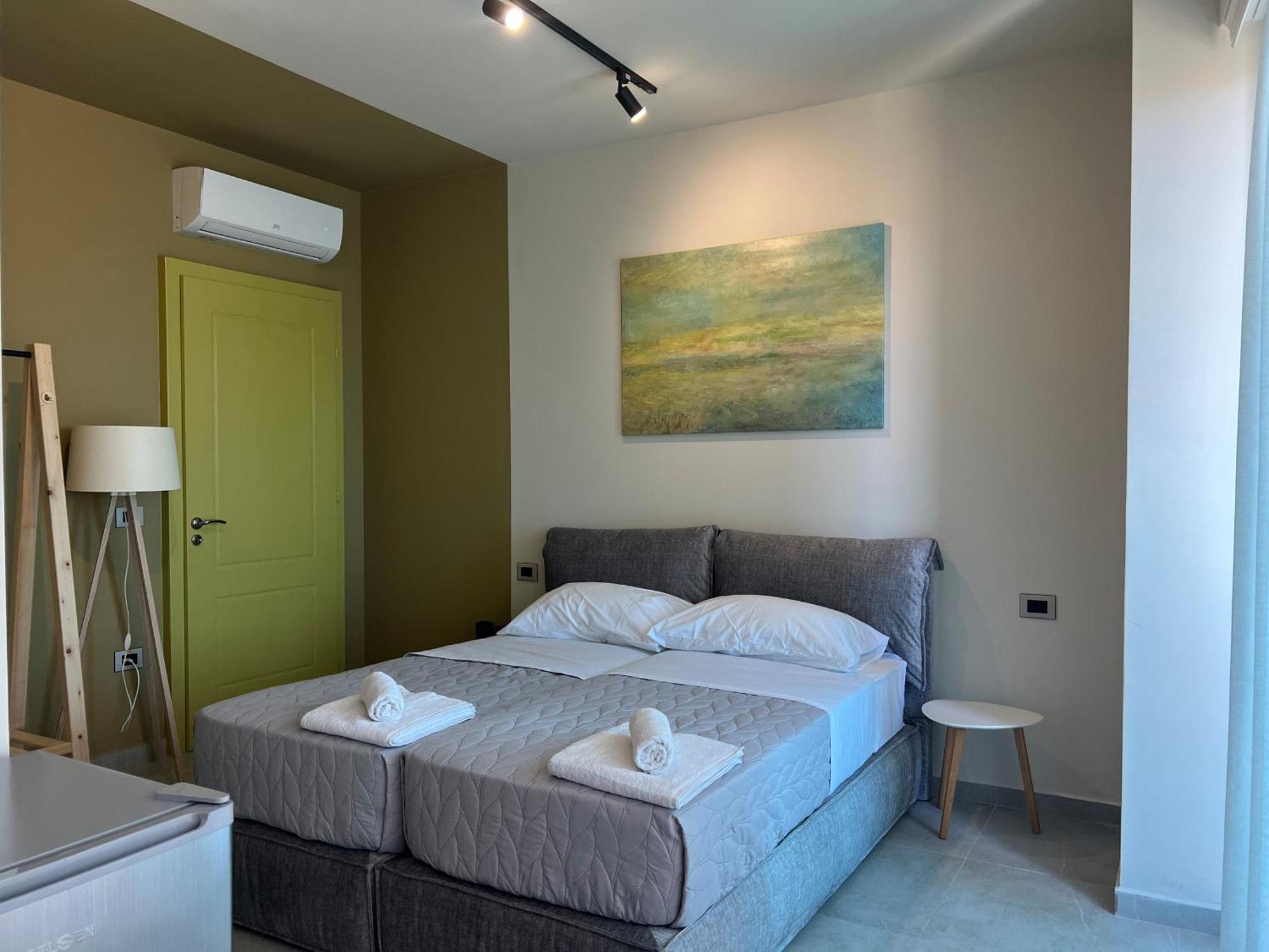 Stay-Five Rooms & Apartments Shkodër Esterno foto